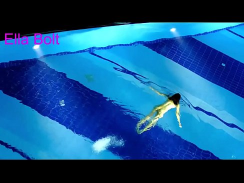 ❤️ Não consigo parar de ver, jovem loira apanhada a nadar nua na piscina da estância balnear ELLA BOLT ❤ Porno real vídeo em nós pt.com-porn-mz.ru ❤