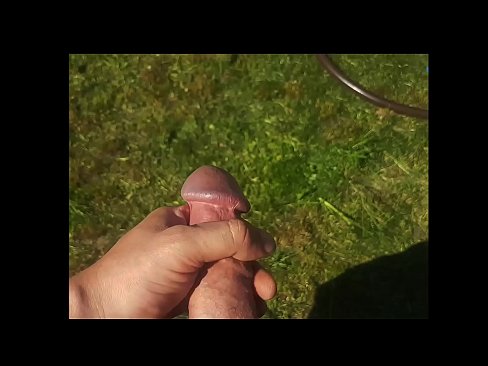 ❤️ A boazona fica com a rata rosa fodida e ejacula com um esguicho num jardim de Verão ❤ Porno real vídeo em nós pt.com-porn-mz.ru ❤